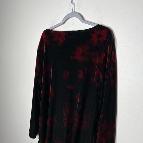 Notations Top Womens 1X Black Red Velvet Floral Whimsigoth Stretch Holiday Shirt - Picture 11 of 11